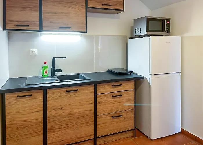 Mani Family Friendly, Mountain House